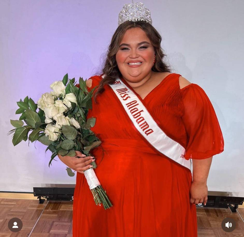 Entró por primera en un concurso de belleza a la edad de 15 años, impulsada por un fuerte deseo de ganar. En ese momento no logró nada.