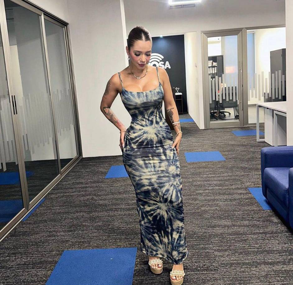 Es muy activa en redes sociales, donde frecuentemente aboga por la protección de los animales. 