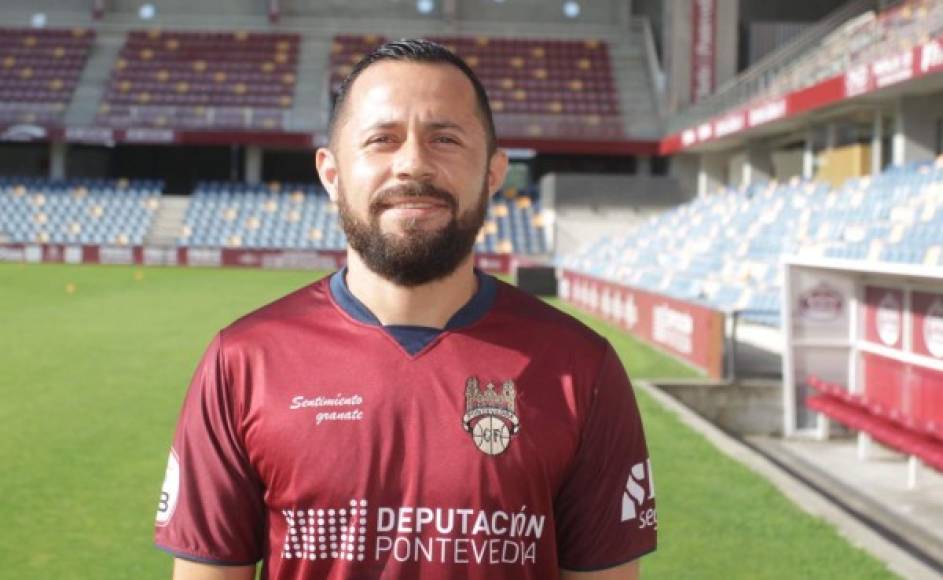 Alfredo Mejía: El mediocampista hondureño Alfredo Mejía ya está entrenando con el Pontevedra CF de la Segunda División B de España, equivalente a la tercera categoría del fútbol español.