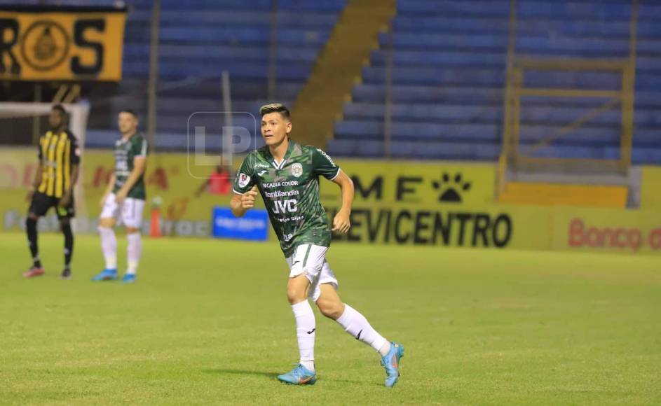 Francisco Martínez ingresó de cambio en el inicio de la segunda mitad por Isaac Castillo en el clásico sampedrano. El centrocampista vio la tarjeta amarilla al final del partido tras una falta que le cometió a Darixon Vuelto.
