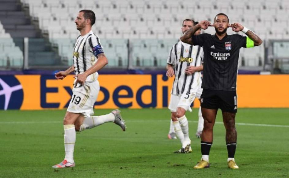 El holandés Memphis Depay anotó un Panenka y mandó a callar a la Juventus y Cristiano Ronaldo.