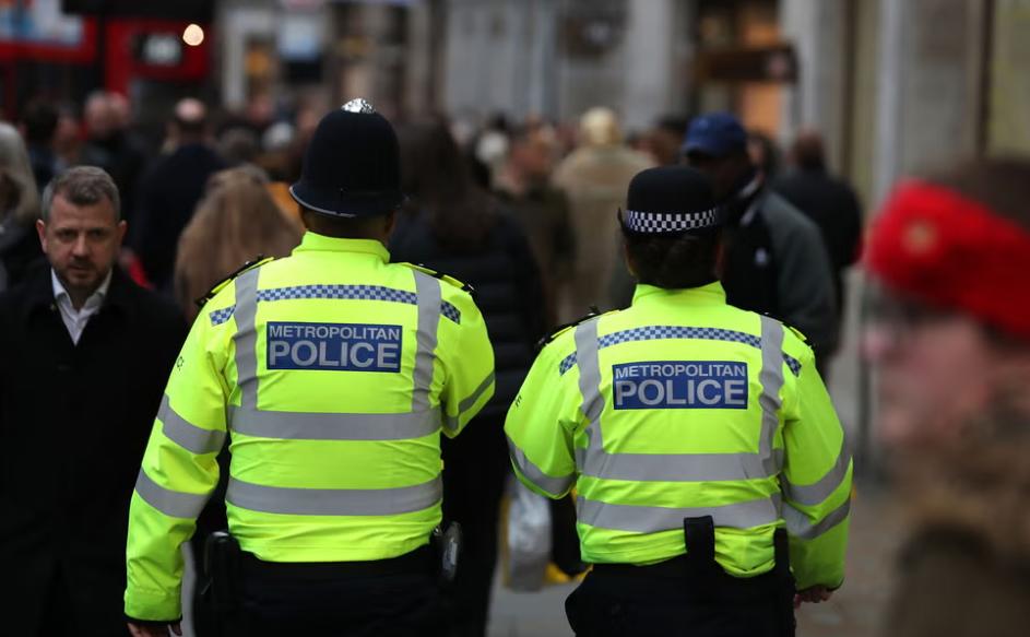 Tensiones y arrestos en Londres tras llamado al robo en red TikTok