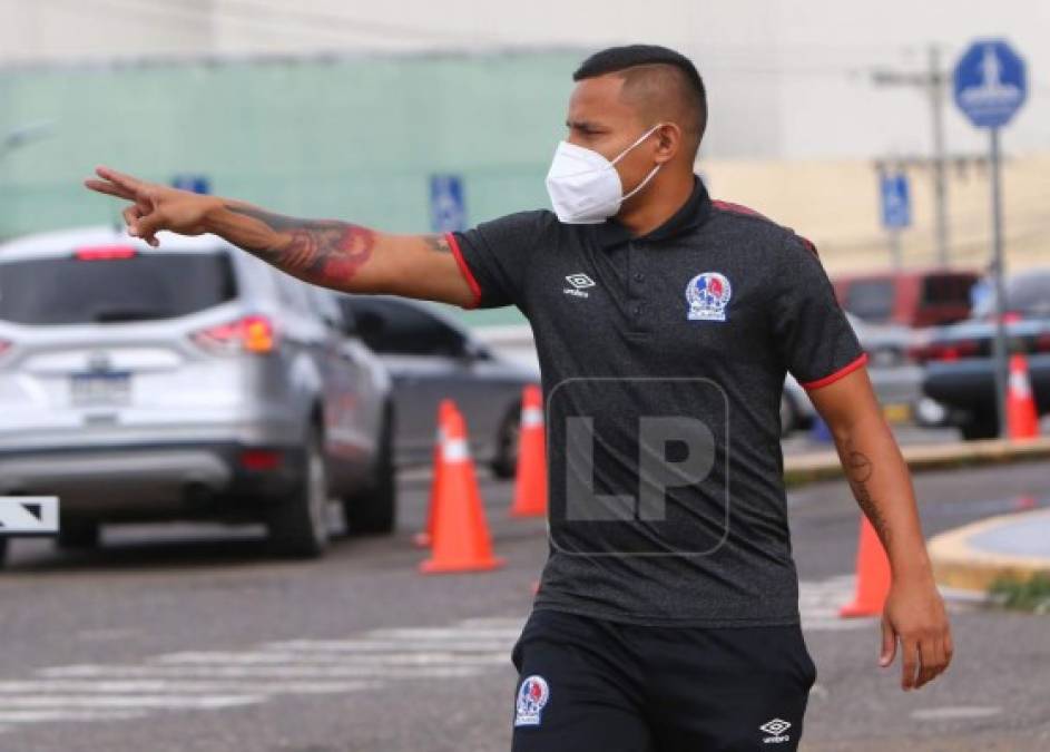 German 'Patón' Mejía llegando al aeropuerto capitalino.