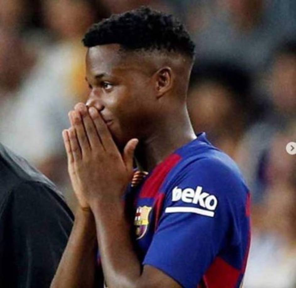 Ansu Fati ingresó en lugar de Carles Pérez para jugar sus primeros minutos con Barcelona. Así se encontraba en el momento que ingresaba al terreno de las acciones.