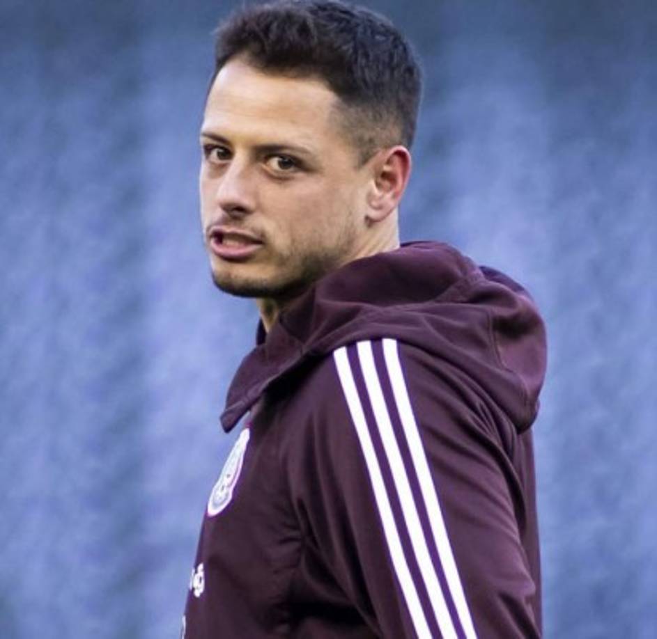 Javier Chicharito Hernández: En Italia aseguran que el delantero mexicano está en la órbita de la Fiorentina de Italia. Le queda otro año de contrato con el West Ham.
