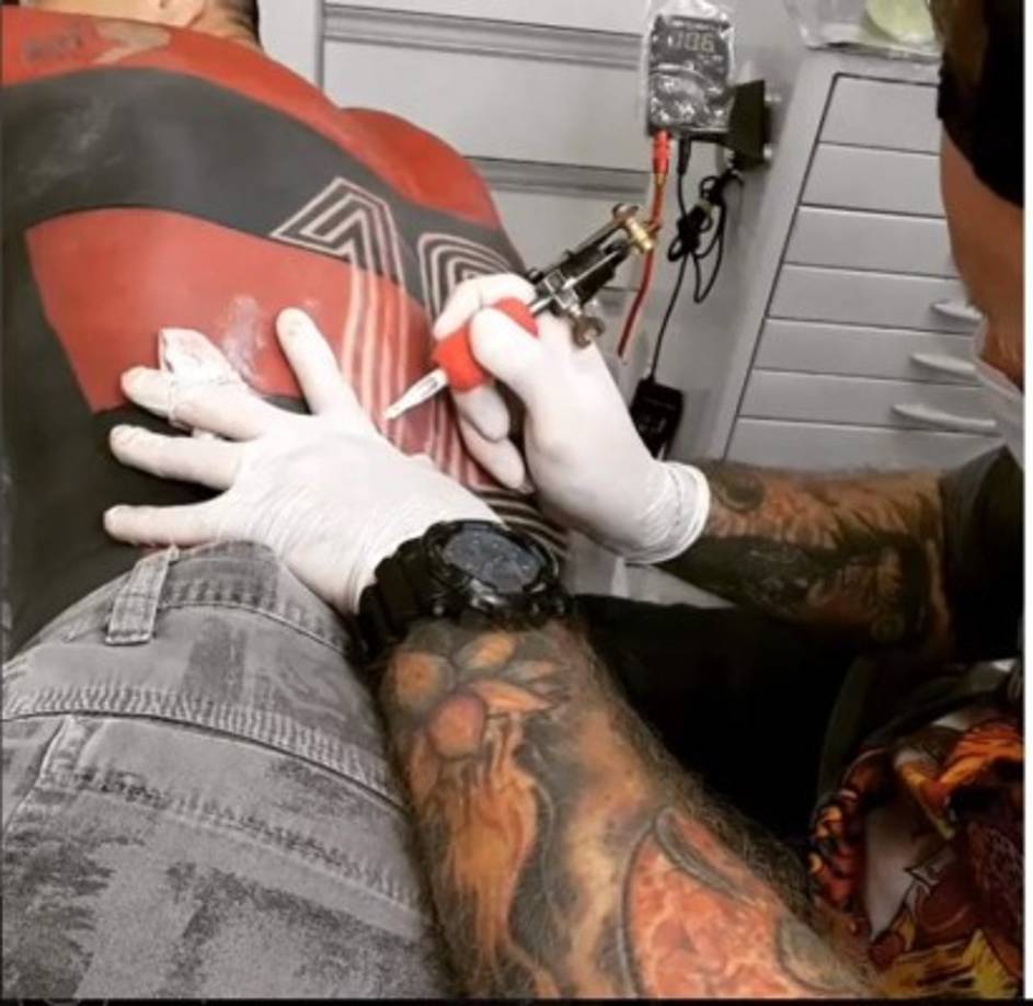 El medio Metro indica que José Mauricio se realizó 32 sesiones para lograr perfeccionar la imagen total de la camiseta del Flamengo. Proceso que inició en 2015 y concluyó el pasado 28 de abril.