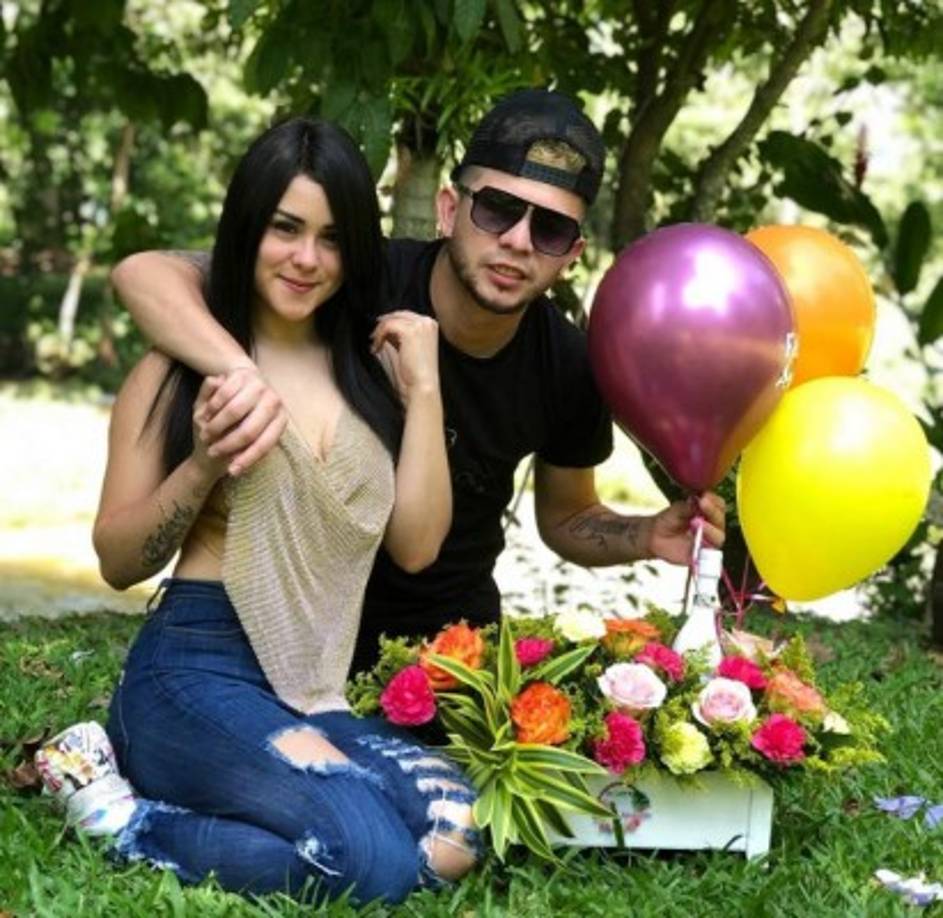 'Ella siempre fue mi 'crush' de toda mi vida y juré que si un día Dios nos daba la oportunidad de estar juntos jamás le fallaría, por eso, cada día que pasa le demuestro cuanto la amo, la respeto y le soy fiel, este año que hemos estado juntos ha sido maravilloso', recordó el artista.
