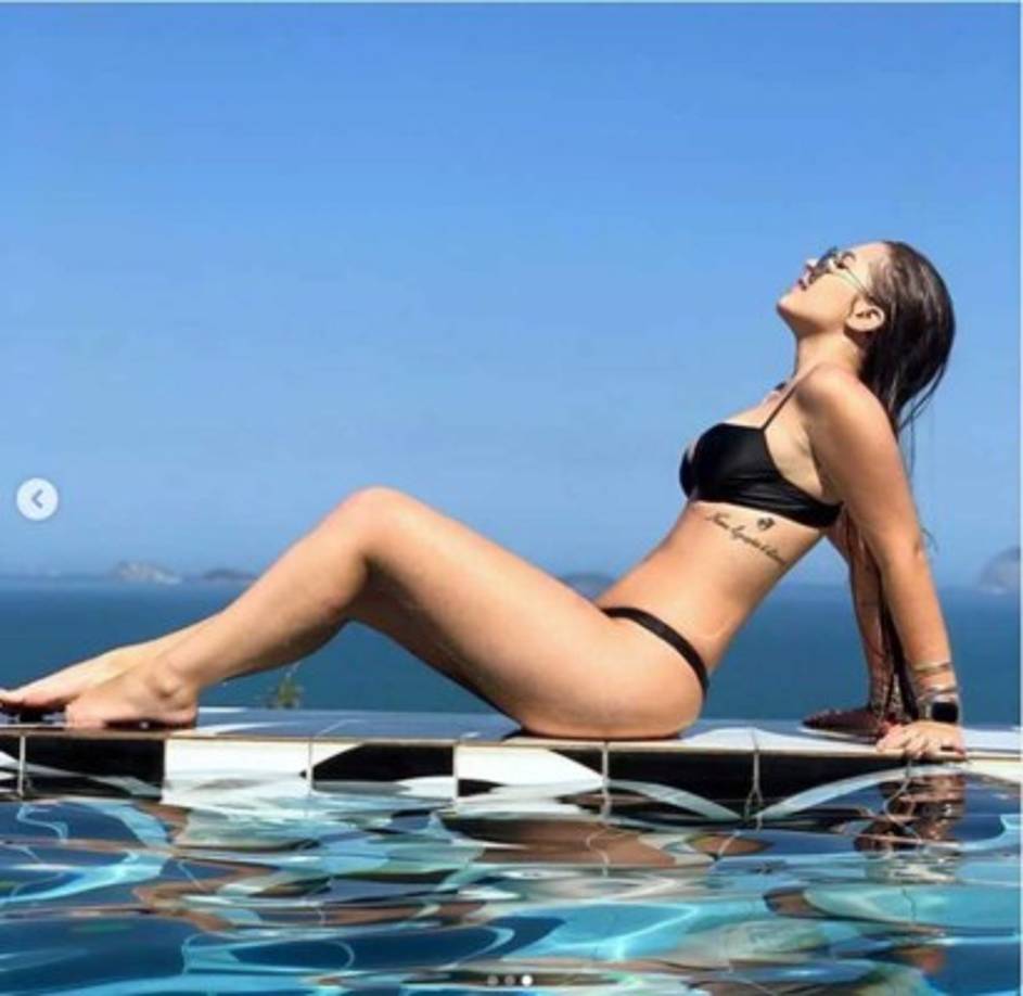 Es aficionada a los tatuajes. Alicia cuenta con una decena de tatuajes en su cuerpo que demuestran su pasión por la tinta.