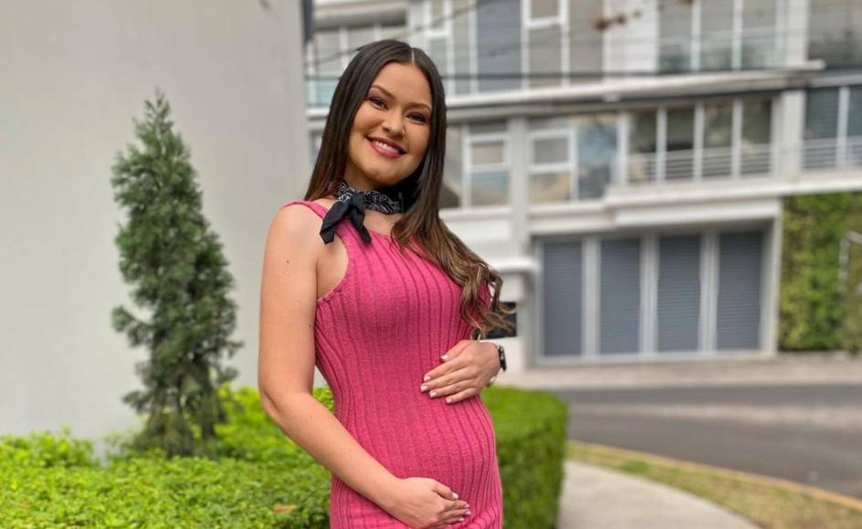 La presentadora y modelo hondureño Malubi Paz revolucionó las redes sociales al anunciar que está embarazada. La linda chica en su momento fue novia de Romell Quioto.