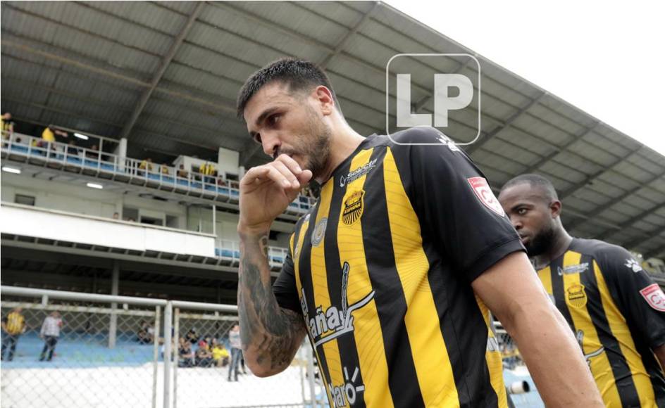 Ramiro Rocca mandó al Real España con ventaja al descanso.