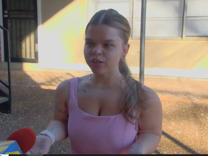 Emma Hollingsworth, es la dueña de Yoshi.