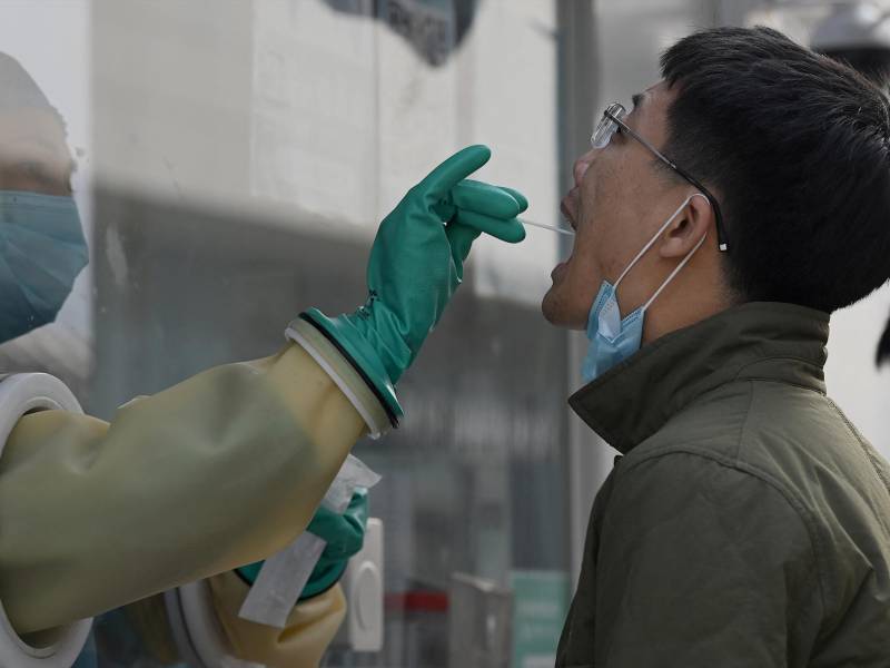 Pekín ordenó realizar test masivos en varias ciudades afectas por rebrotes de covid 19.