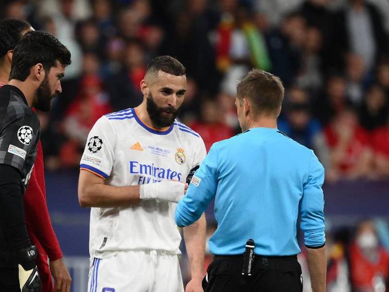 El árbitro Clément Turpin anuló el gol del Real Madrid.