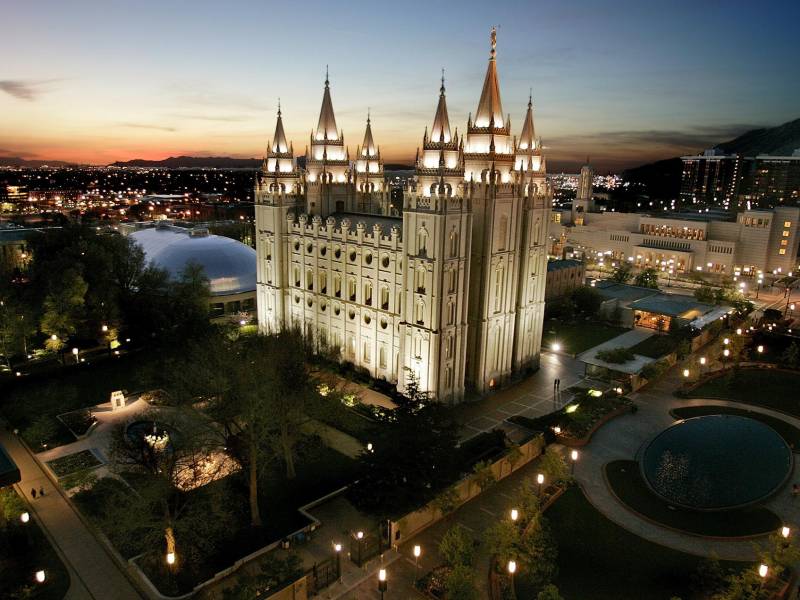 En Estados Unidos la gente ya no está abandonado el cristianismo, y otras religiones importantes crecen.