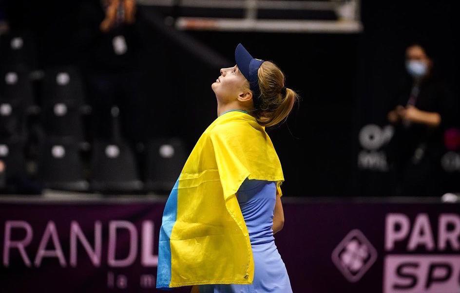 Tenista DanayaYastremska gana partido cuatro días después de huir de Ucrania