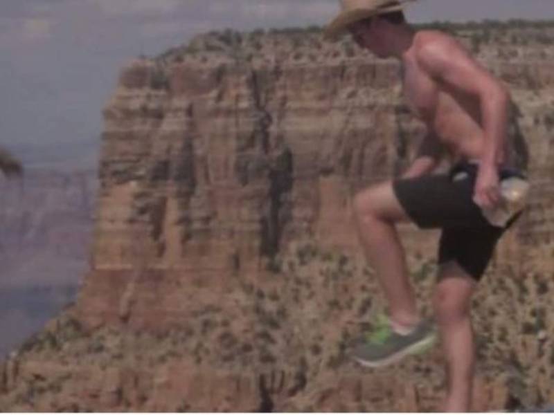 El video fue subido al portal YouTube y generó gran indignación entre los internautas