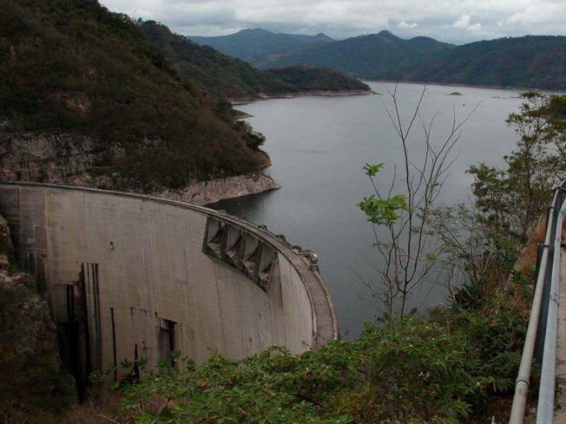 La represa El Cajón está aportando 29.6% a la producción total del parque eléctrico nacional.