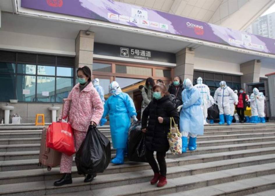 'Wuhan ofrece la esperanza para el resto del mundo de que incluso la situación más grave puede cambiar', agregó el director de la OMS tras la salida de los últimos pacientes recuperados del hospital de Wuhan.