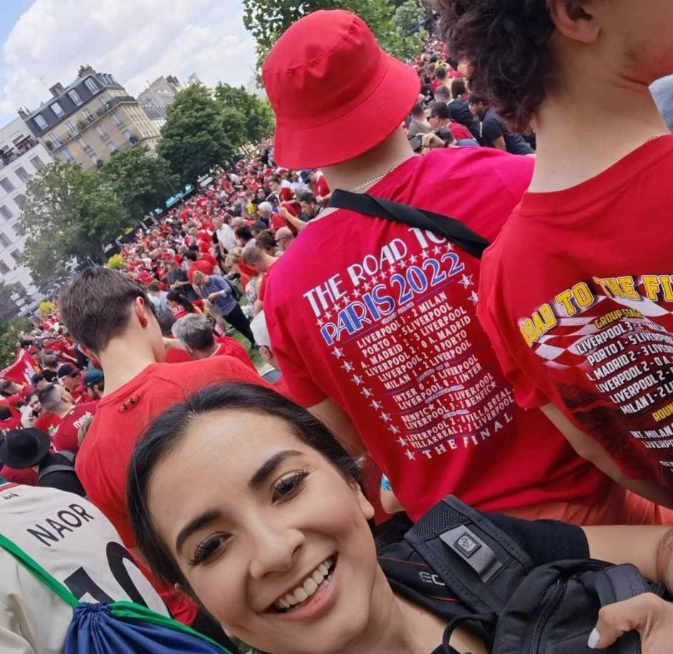 La bella periodista hondureña Rosa Alvarado estuvo presente en las calles de París y disfrutó en directo la Gran Final de la Champions League.