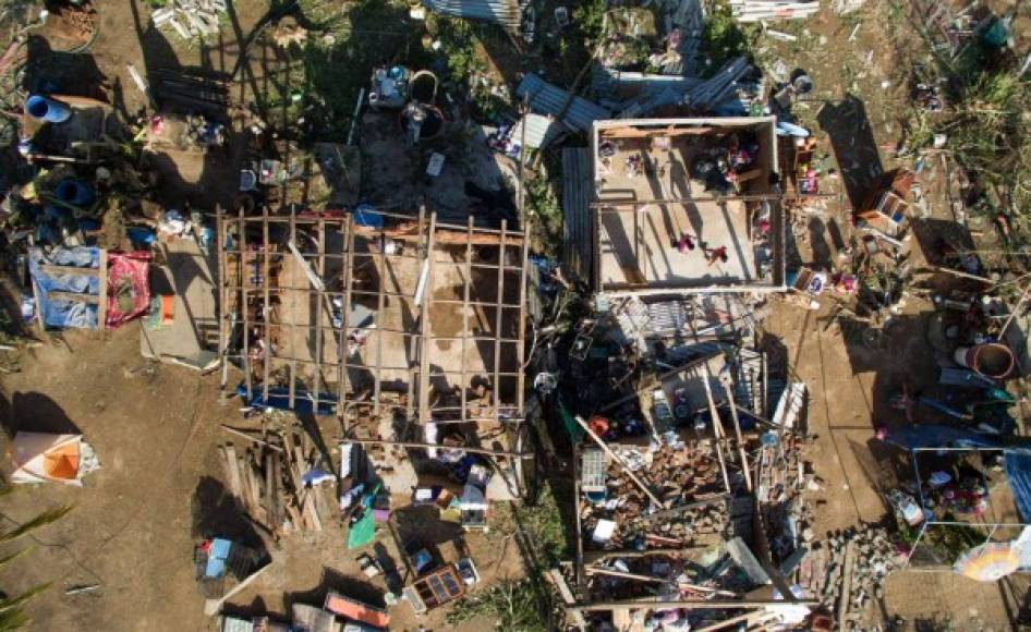 Patricia destruyó decenas de viviendas en un poblado costero del Pacífico mexicano y se disipó el sábado sin causar la catástrofe que se temía, tras ser considerado el huracán más poderoso registrado por la meteorología.