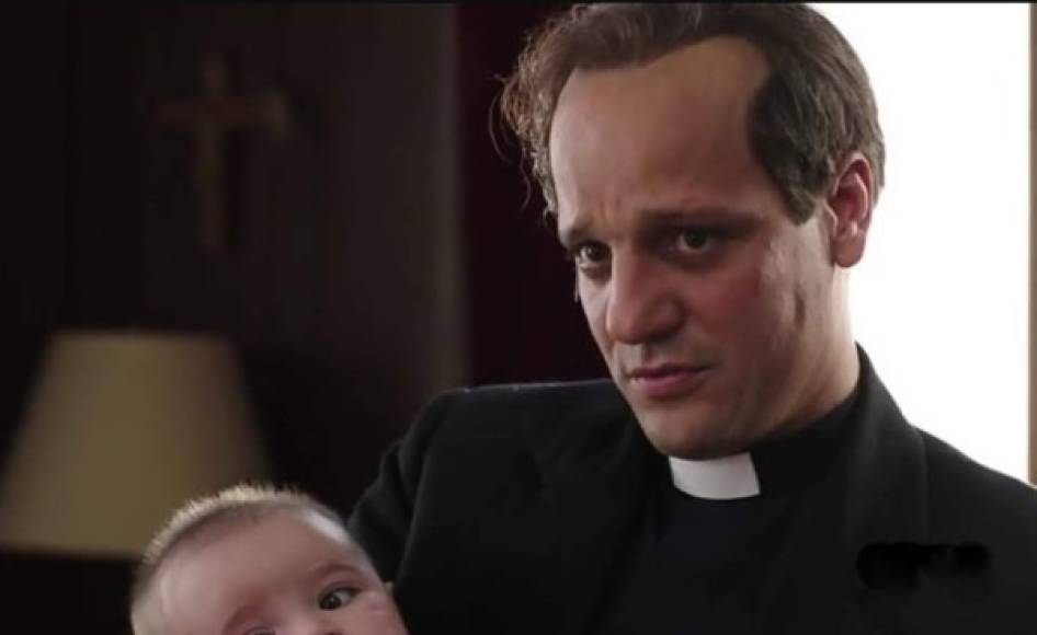 Antes de llegar a La casa de papel protagonizó la miniserie del Papa Francisco “Llámame Francisco” (2016) y la comedia “Yucatán” (2018).
