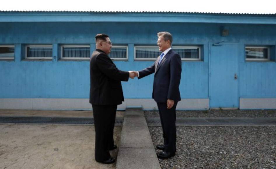 Los encuentros entre Kim y Trump y del primero con su homólogo surcoreano, Moon Jae-in, han sido calificados de históricos. En abril, ambas Coreas protagonizaron la primera cumbre bilateral en 11 años después de escalada de tensiones con pruebas nucleares y amenazas de ambos lados. No obstante, los resultados de esos encuentros aún no son perceptibles.<br/>