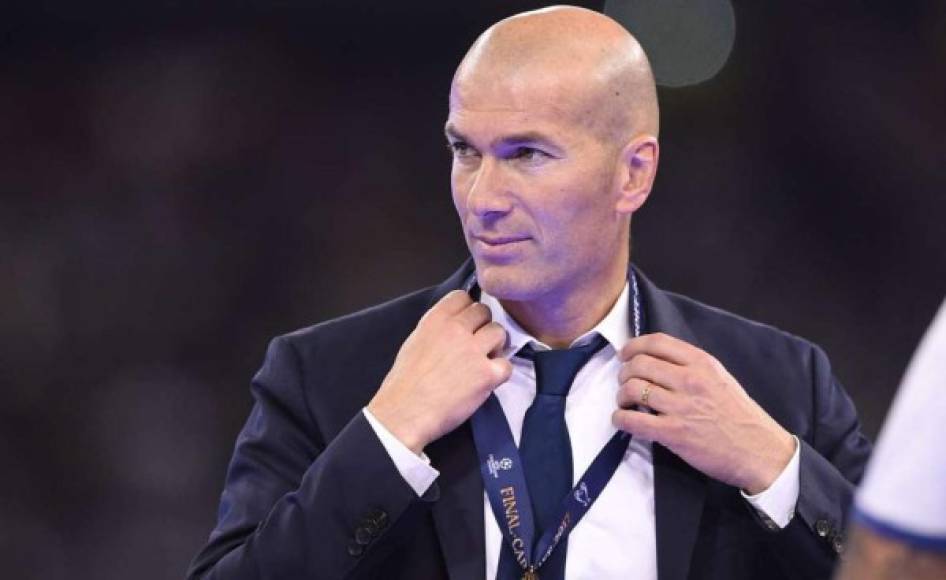 Según el Manchester Evening News, el Manchester United no tiene ninguna intención de destituir a José Mourinho y, además, descarta que Zinédine Zidane sea un candidato a ocupar el banquillo de los red devils.