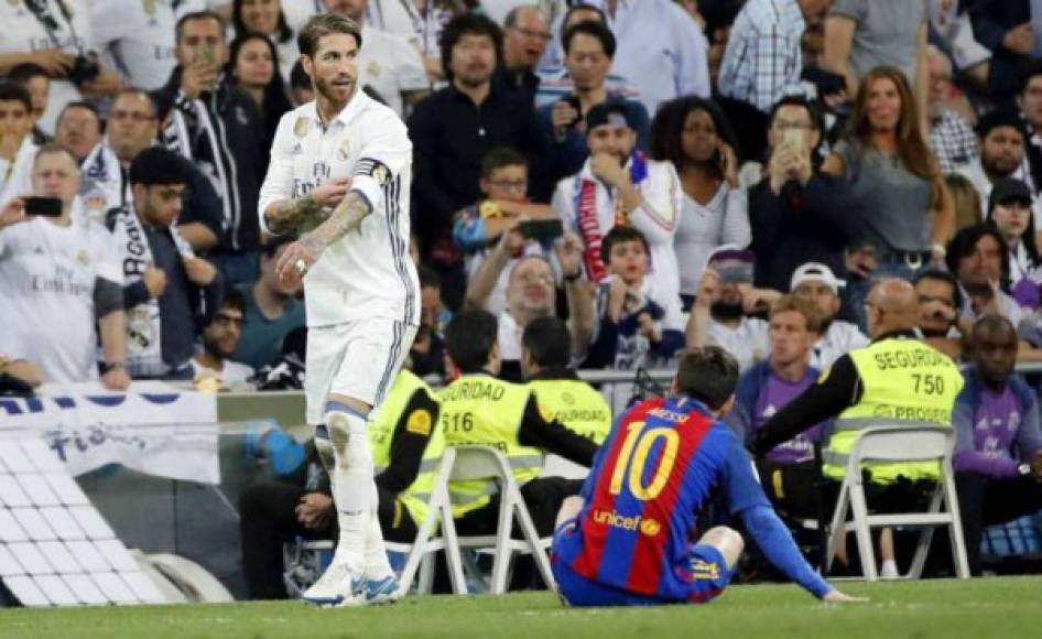 El central del Real Madrid Sergio Ramos ha sido sancionado con un partido de suspensión tras su expulsión el domingo por roja directa en el clásico que perdieron 2-3 frente al Barcelona por la jornada 33 de la Liga de España.