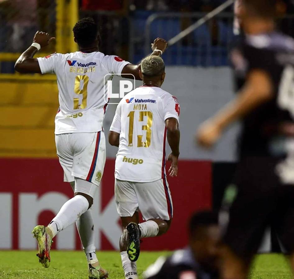 Jorge Benguché hizo el segundo gol del Olimpia.