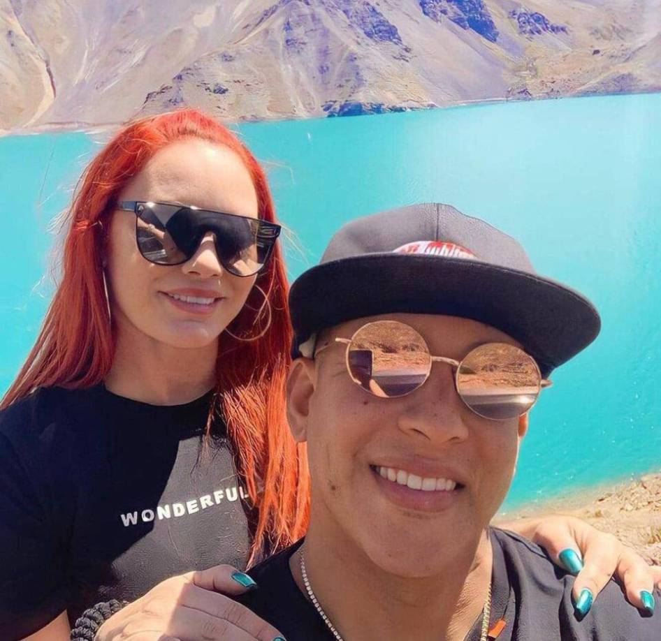 Daddy Yankee anuncia su divorcio de Mireddys González con todo y demanda. Desde hace algunos meses, se empezó a especular que Daddy Yankee y Mireddys González estarían atravesando por una crisis matrimonial, pero fue hasta el 2 de diciembre cuando el intérprete de ‘Llamado de emergencia’ confirmó que a petición de su esposa, tomaron la decisión de divorciarse a casi tres décadas de estar juntos.