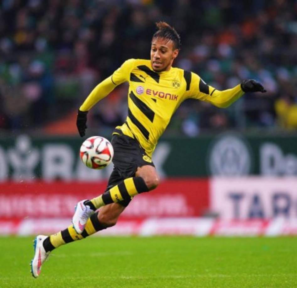 Aubameyang: El nuevo Milan c está siendo el protagonista indiscutible de este mercado, ahora los rossonoeros quieren al delantero y ofrecen unos 80 millones de euros al Dortmund, según apuntan diversos medios italianos.