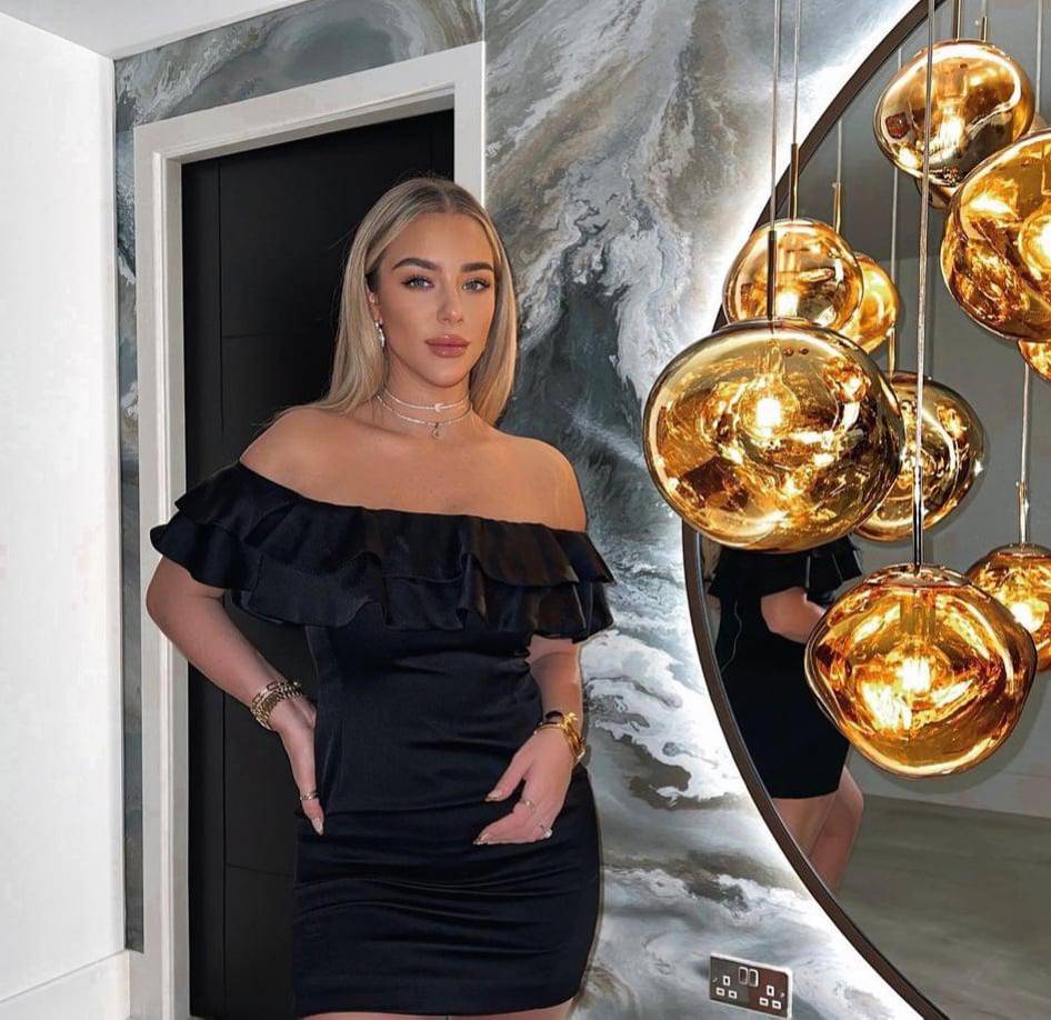 Taylor Ward es hija del exdelantero del Manchester City Ashley Ward y de la estrella de realities Dawn Ward.