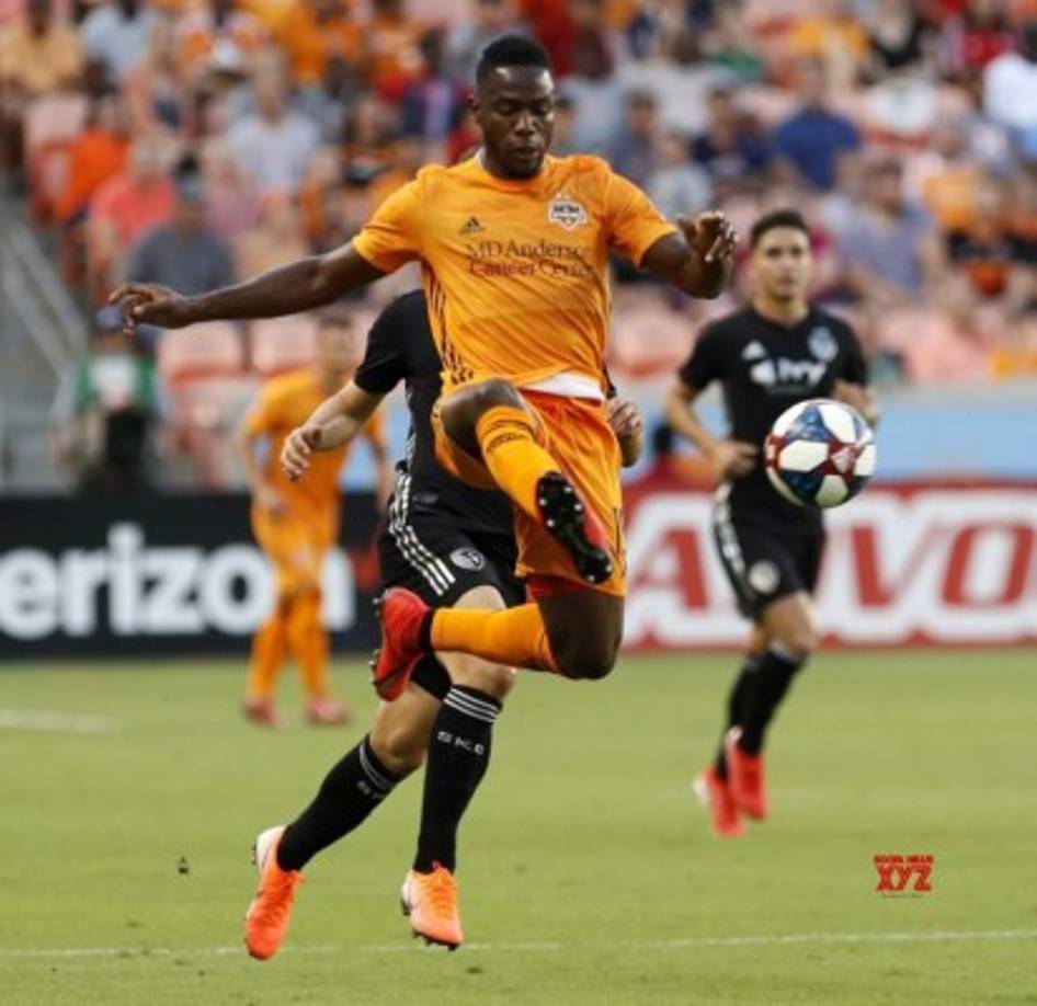 El defensa hondureño Maynor Figueroa también fue renovado por una temporada más en el Houston Dynamo. Estuvo en el radar del Olimpia sino renovaba contrato con el equipo de la MLS. Será su segundo año en el club naranja.