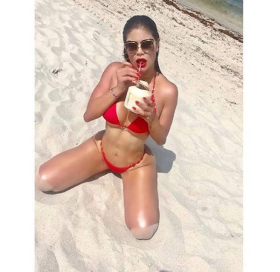 Así de sexy es Paola Salcedo, la hermana del futbolista mexicano Carlos Salcedo.