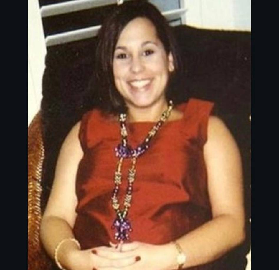 Tras la identificación de las víctimas, las autoridades modificaron el caso e imputaron a Scott Peterson por homicidio, ya que los restos fueron encontrados cerca del área que él había mencionado.