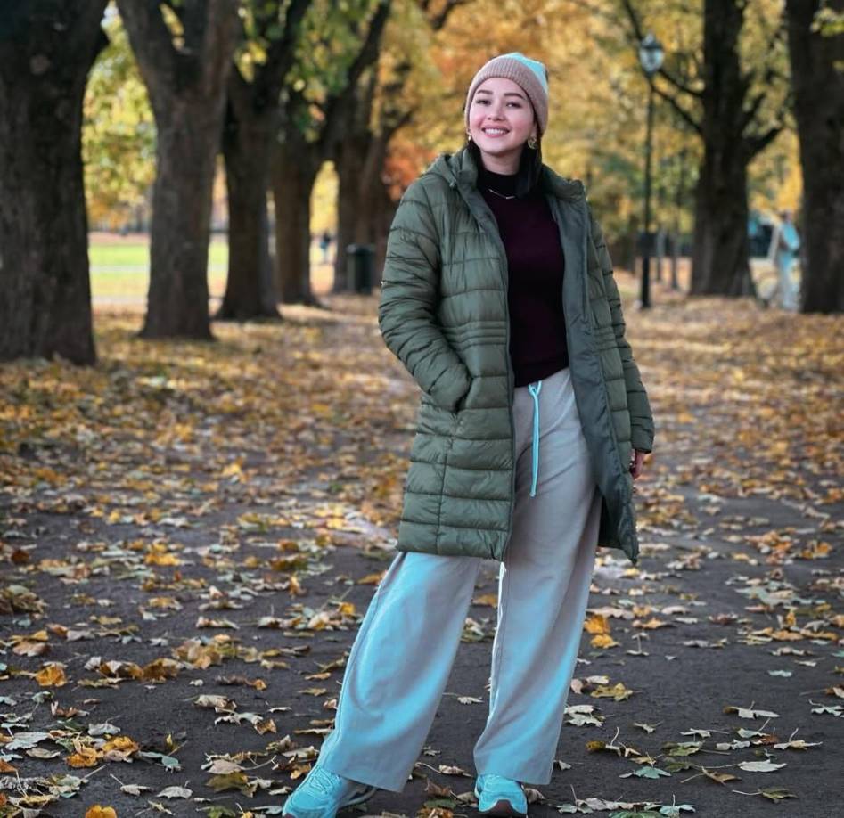 La bella y popular presentadora de televisión hondureña, Jennifer Aplícano, ha sorprendido en los últimos meses con asombrosos viajes por Europa. Y la noche de este miércoles, la jovencita compartió un carrusel de fotografías en Instagram disfrutando en Noruega. 