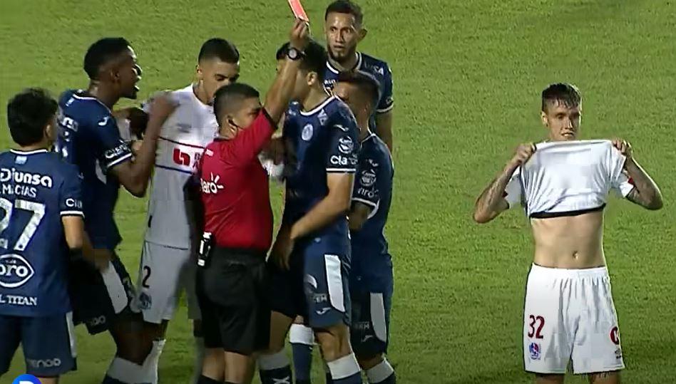 Maldad de Motagua al Olimpia, burla, legionario sorprende y periodista enamora