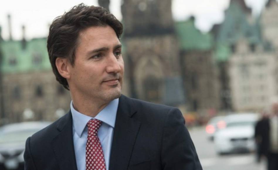 Justin Trudeau: El primer ministro canadiense causa sensación en las redes sociales donde acumula millones de seguidores con quienes comparte detalles de su vida privada y laboral.<br/><br/>Con 46 años, Trudeau es uno de los líderes políticos más jóvenes de Canadá.