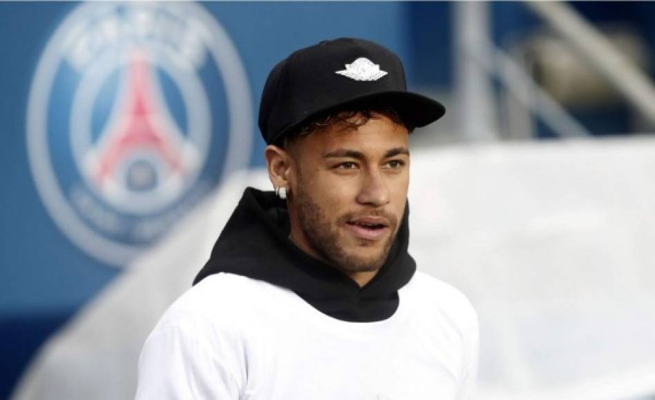 El Real Madrid tiene un acuerdo cerrado con el brasileño Neymar, jugador del PSG, para su incorporación a la disciplina merengue la próxima temporada. Según asegura el periodista Carles Fité este jueves en el diario ARA, el pacto entre el jugador y el club blanco está totalmente ultimado, pendiente sólo de un acuerdo entre los clubes para cerrar su traspaso.