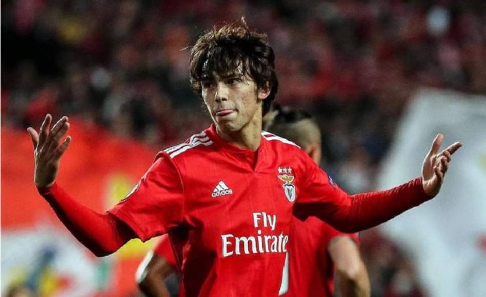 El Manchester City quiere a Joao Félix. El joven delantero del Benfica ha sido una de las sensaciones de la temporada. Su juventud y sus cualidades técnicas no han pasado desapercibidas para los grandes de Europa. El equipo de Pep Guardiola quiere hacerse con el talento portugués, según publica Daily Mail.