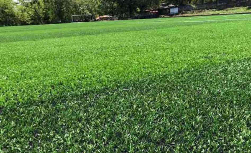 El nuevo campo llena de orgullo a la población de Amapala.