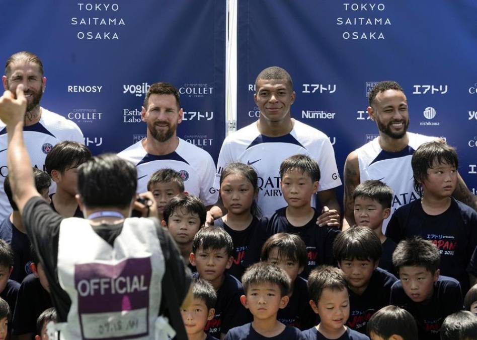 Sergio Ramos, Messi, Mbappé y Neymar causaron furor en el entrenamiento de pretemporada en Japón.