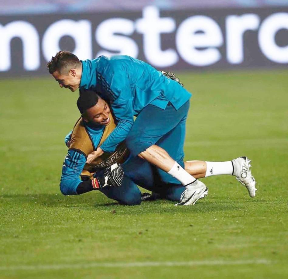 E incluso mostraba cómo se divertía con Cristiano Ronaldo en los entrenamientos.