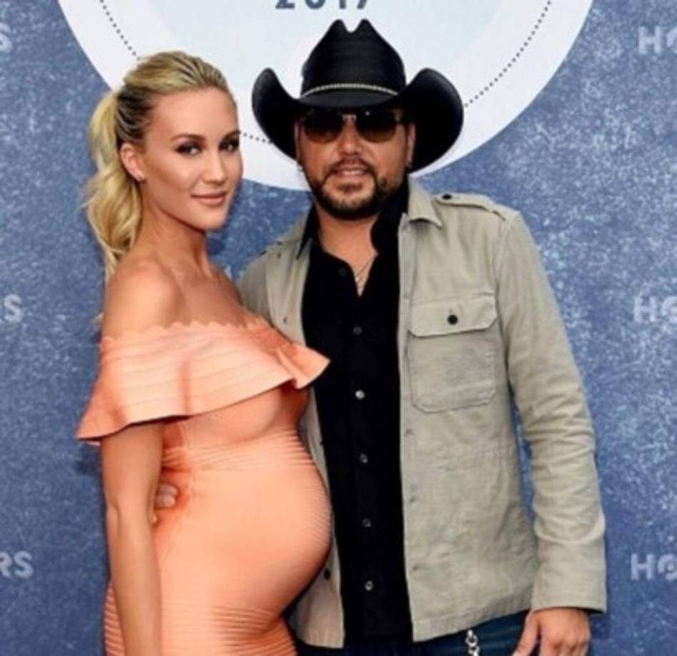 Tiene dos hijas, y en el 2015 se casó con Brittany Kerr (28), con quien espera un varón.