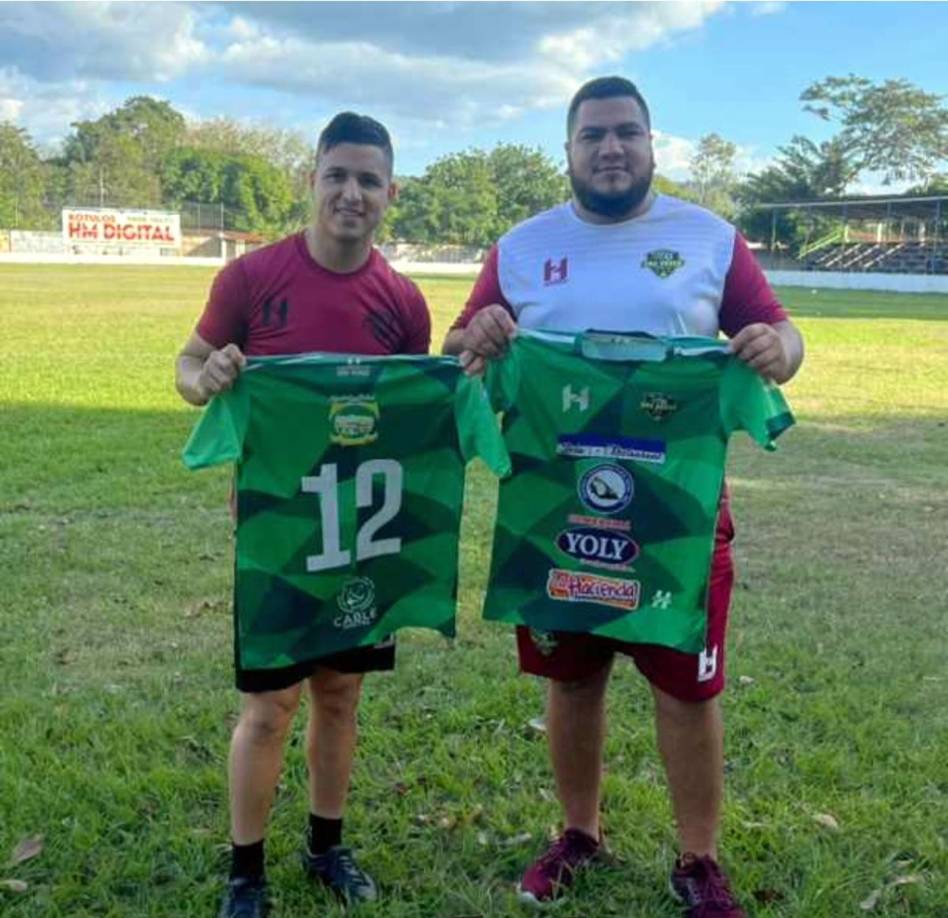 Gerson Rodas vuelve del retiro. El mediocampista hondureño a sus 32 años decide regresar al fútbol para jugar con la camiseta del Oro Verde de la Segunda División. Ya se unió al equipo. En Liga Nacional jugó con el Real España, Olimpia, Platense y Honduras Progresó, además estuvo en la Selección de Honduras.