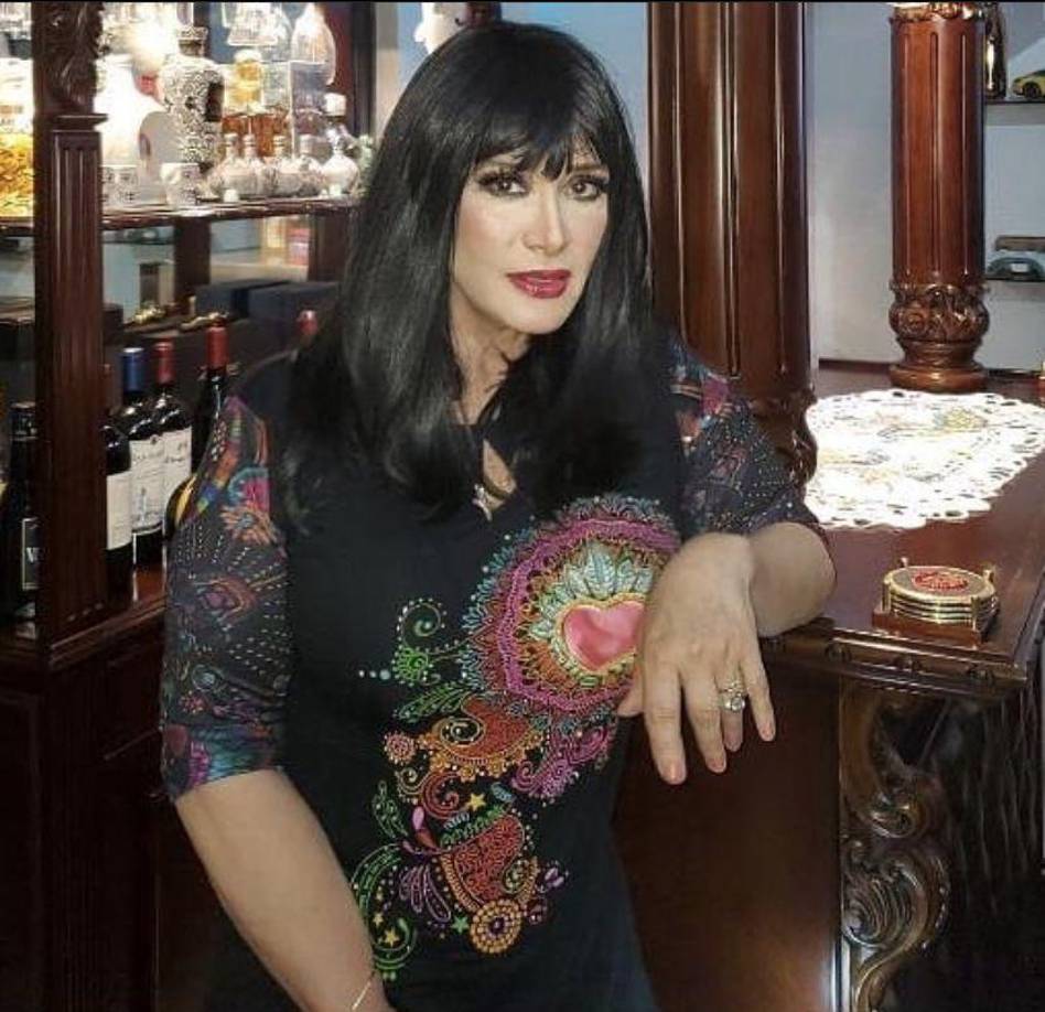 Debido a que la cantante está próxima a lanzar un libro autobiográfico, decidió emplear su cuenta de Facebook para enviar un contundente mensaje contra su expareja y padre de su hija Beatriz Solís.