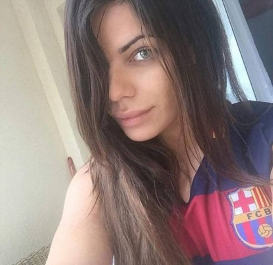 Es declarada fan del Barcelona y ahora sorprende al asegurar que su tipo es Piqué.