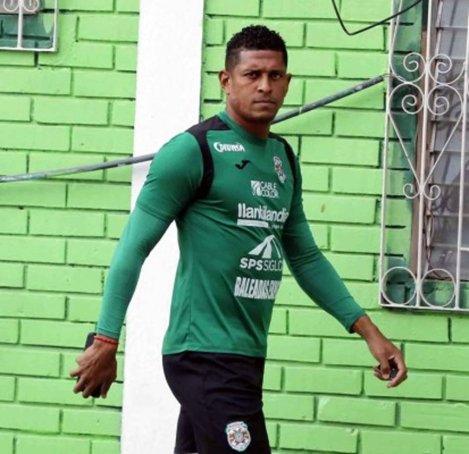 Carlo Costly no entra en los planes del Marathón para la próxima temporada, según dio a conocer Diario Diez. El delantero hondureño de 38 años está meditando cada vez más su retiro del fútbol.