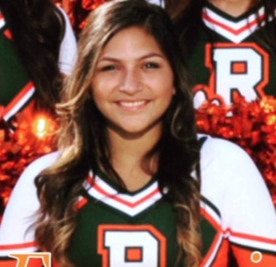 Gómez era ex porrista y graduada de Riverside Polytechnic HS, California.