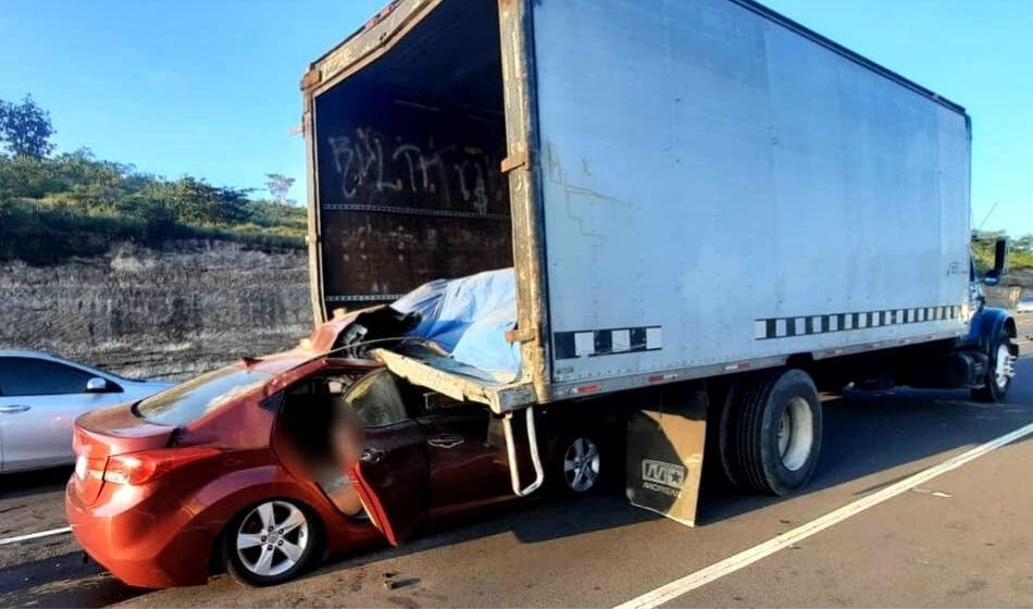 Colisión entre turismo y camión deja un muerto en carretera CA-5